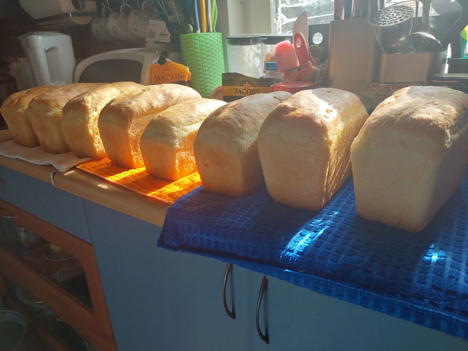 В Дергачах пекут хлеб