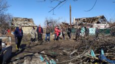 В Лозовой полностью разрушены как минимум 15 домов, людей будут расселять в соцжилье — мэр