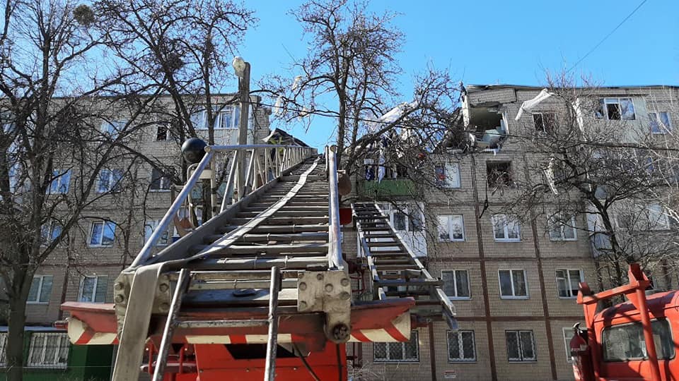 Обстрелы в Харькове — повреждены три пятиэтажки (фото)