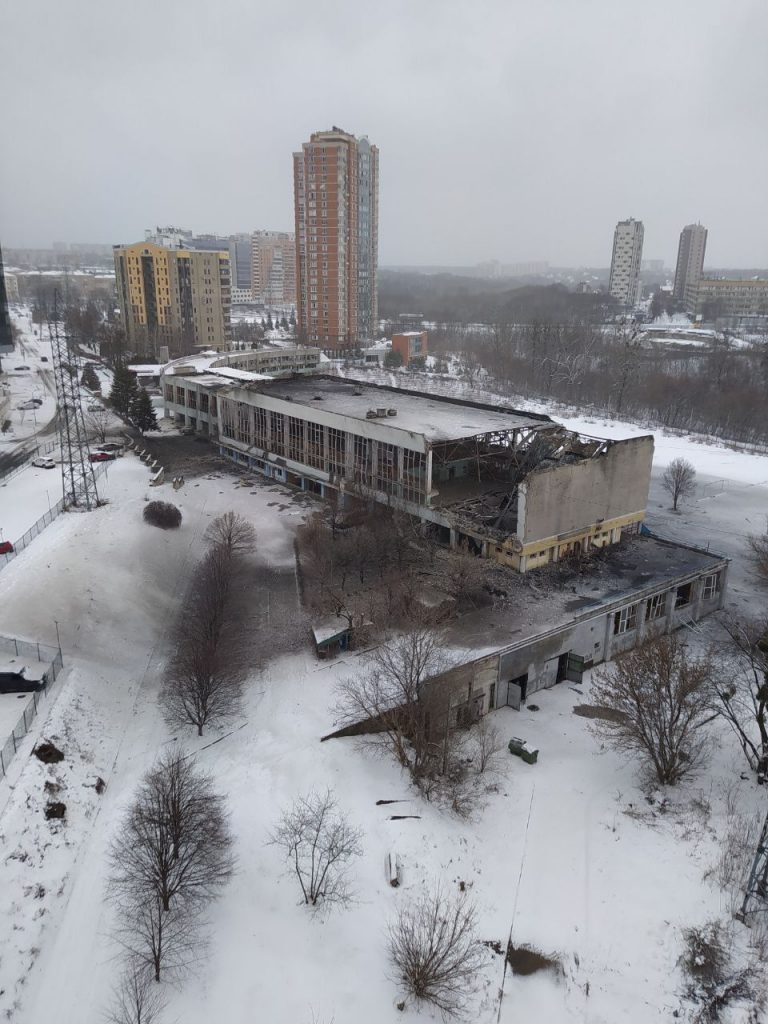 В Харькове частично разрушен спорткомплекс «Унифехт» (видео)
