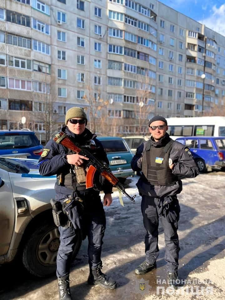 Харьковская полиция отлавливает мародеров и следит за порядком на улицах