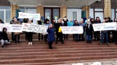 В Купянске люди вышли на митинг (видео)