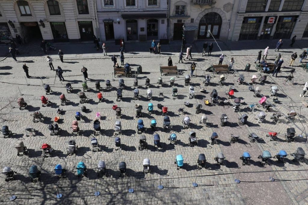 Во Львове провели социальную акцию «Цена войны»