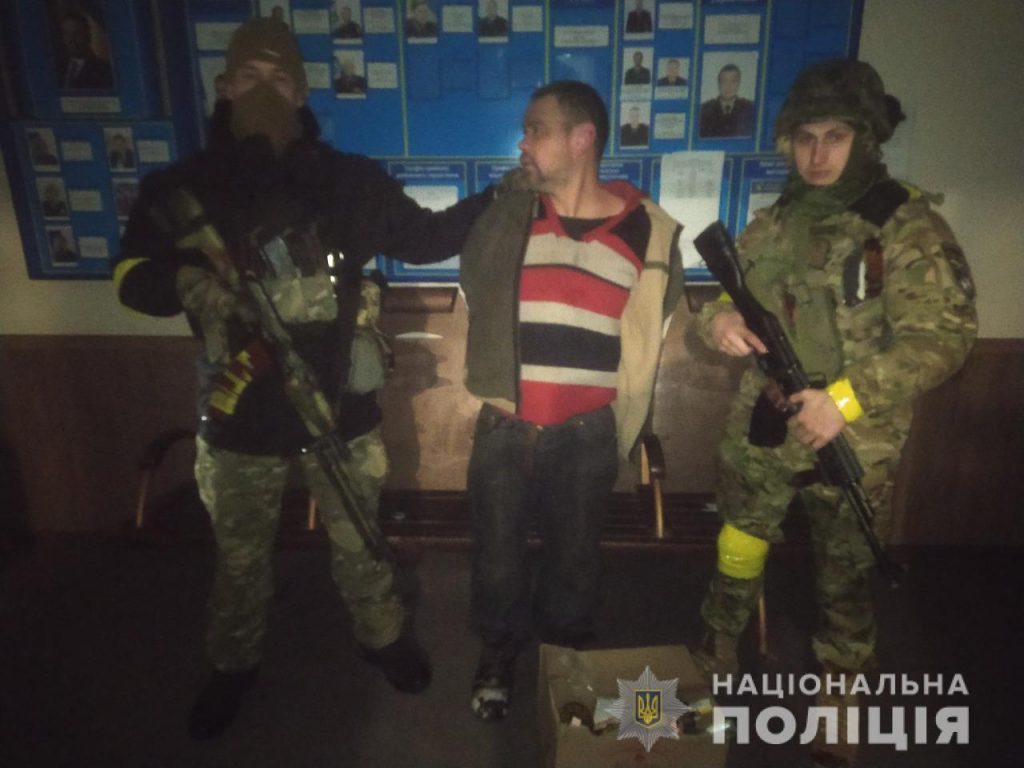 Бойцы спецподразделения «Восток» задержали еще двух мародеров в Харькове (фото)