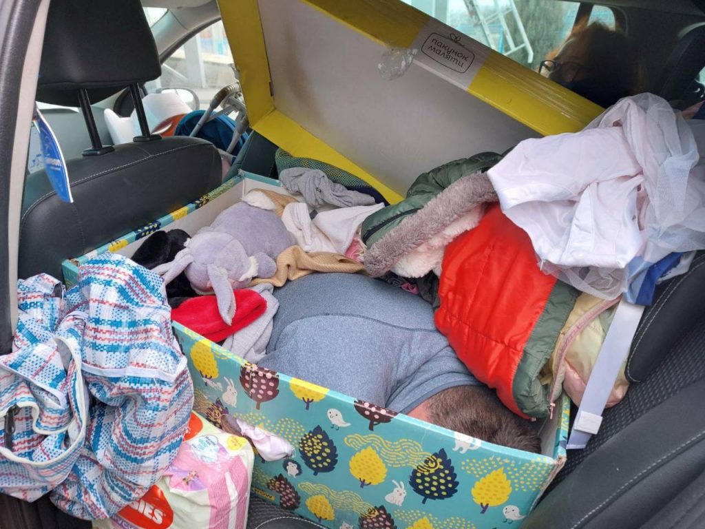 Отца двух детей пытались вывезти из Украины в Babybox (фото)