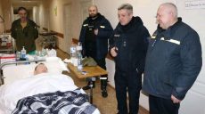Руководство ГСЧС Харьковщины проведало пострадавших спасателей в больнице (фото)