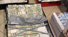 Из Украины пытались вывезти 30 млн $. Деньги связывают с Аваковым