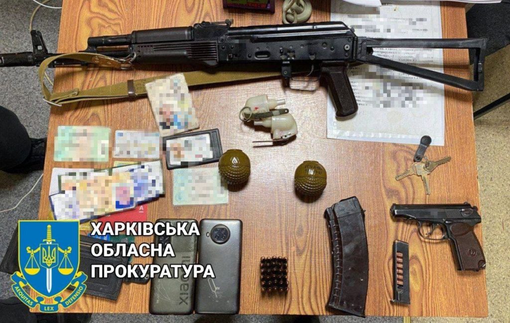 В Харькове задержали мужчину с автоматом и гранатами