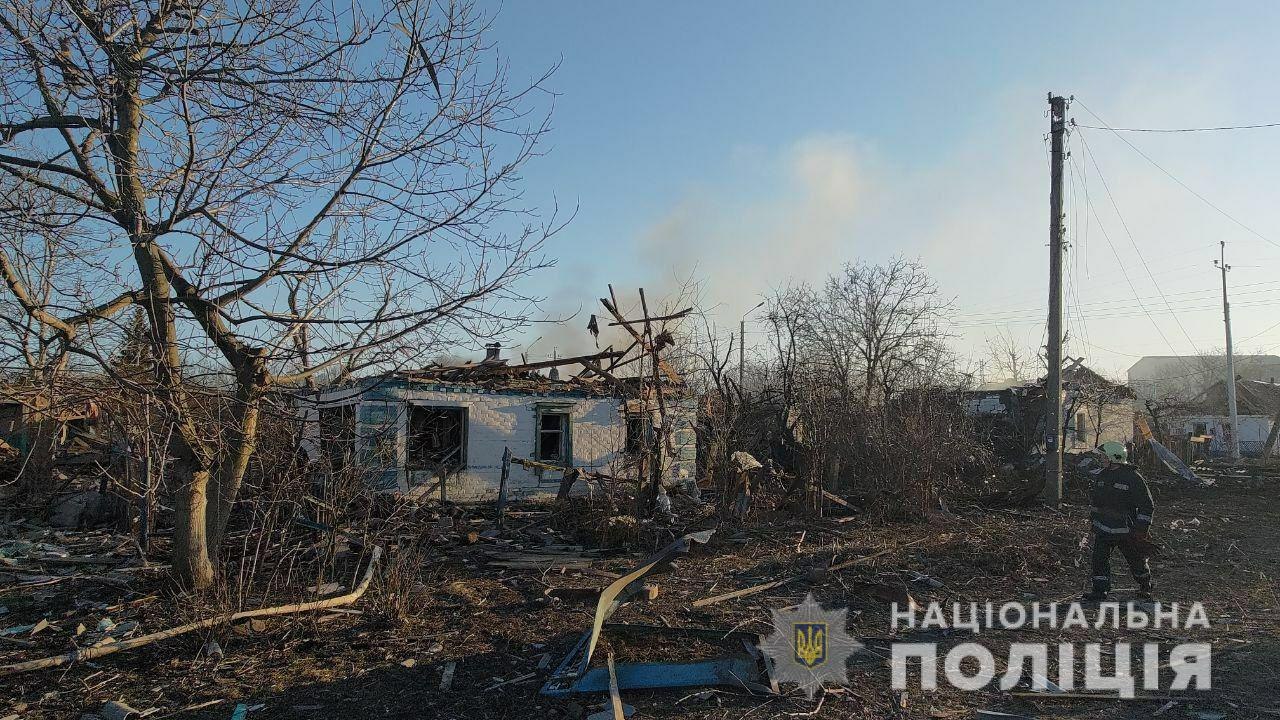 Частный дом в Лозовой, разрушенный российским обстрелом