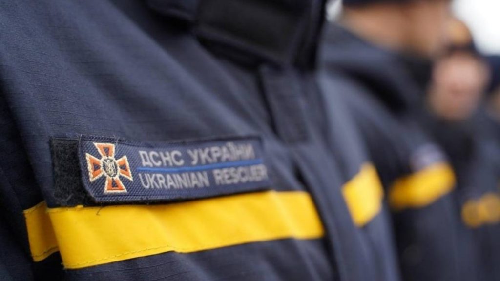 Харьковским спасателям необходима помощь при освобождении людей из-под завалов