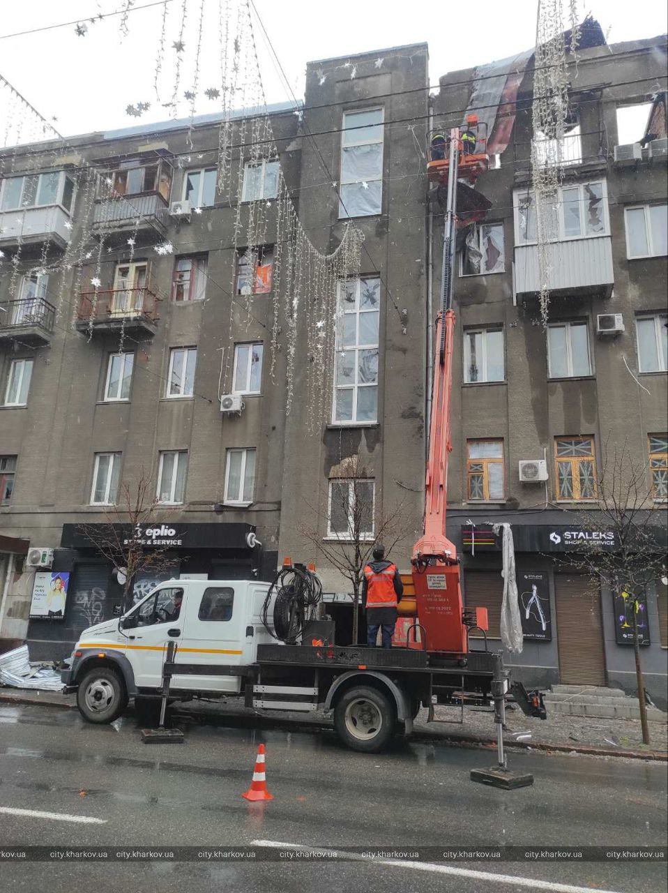 В Харькове восстанавливают сети наружного освещения