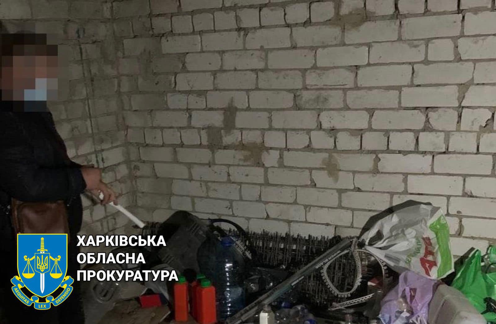 В Харькове двое мужчин пытались отравить пенсионера метиловым спиртом ради квартиры
