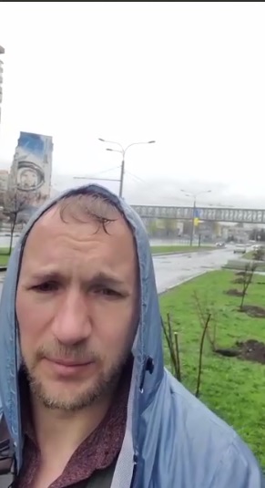 Харьковчанин высадил аллею сакур на проспекте Гагарина (видео)