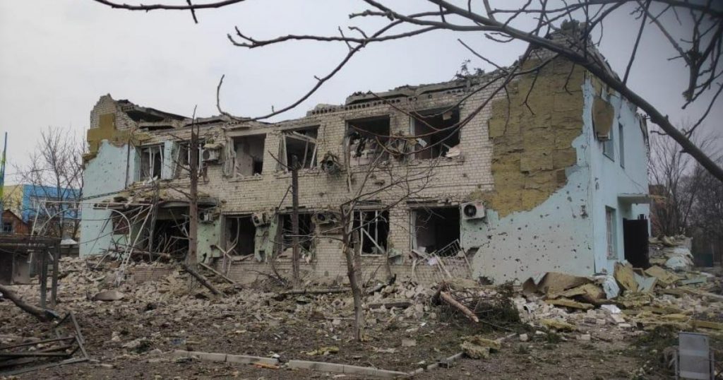 Дергачевщина: минимум двое погибших, разрушенные дома, люди без газа