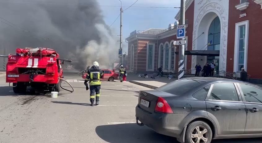 Результат обстрела вокзала в Краматорске