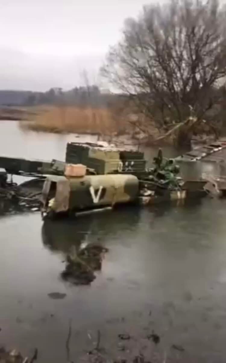 Российская техника утонула в реке