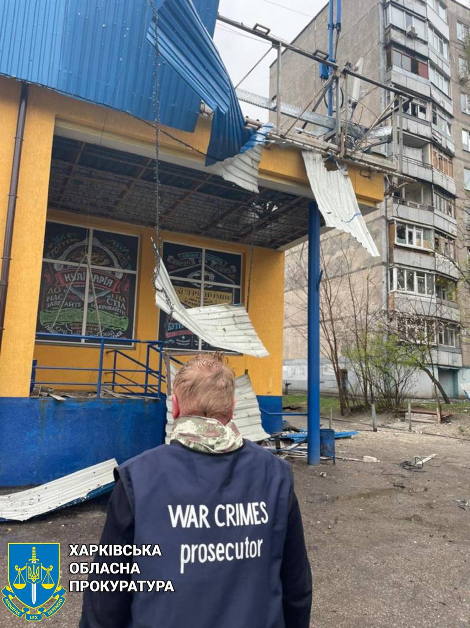 Супермаркет в Харькове после обстрела РФ