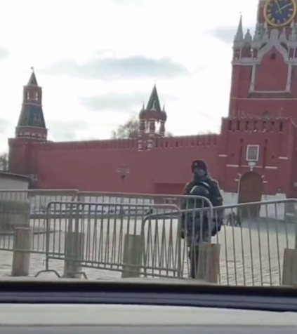 Українці проїхали червоною площею у столиці Росії з гімном (відео) 
