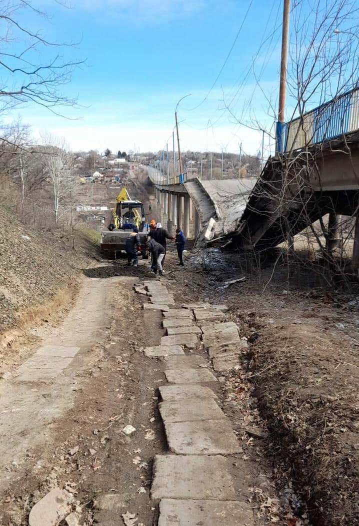 На Харьковщине взорвали мост