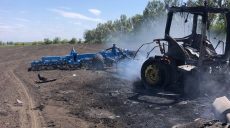 Тракторист, в трактор которого прилетела ракета, в тяжелом состоянии