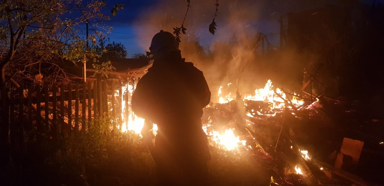 На пожарах в Харьковской области погибли двое мужчин 33 и 57 лет
