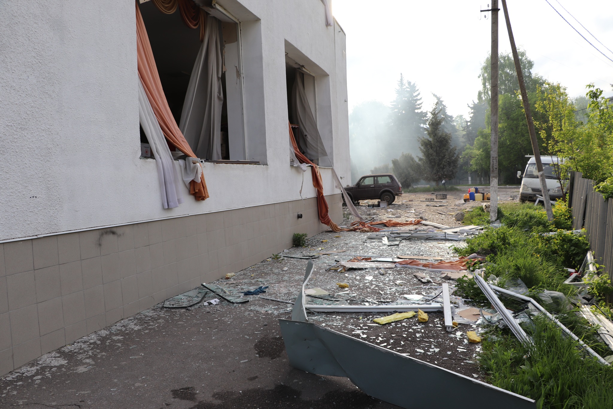 Разбитое здание ДК в Дергачах