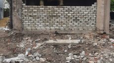 В Харькове восстанавливают котельную, в которую прилетела авиабомба (фото)