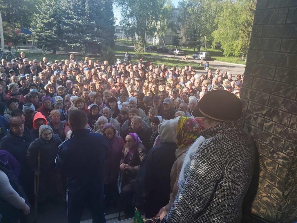 В поселке на Чугуевщине глава громады приостановил полномочия из-за давления оккупантов