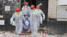 Под завалами 9-этажки под Харьковом нашли тело погибшей женщины (фото)