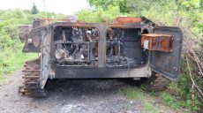 В Русской Лозовой и ее окрестностях — кладбище разбитой российской техники (фото)