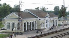 ВС РФ ударили по Мерефе ракетами: повреждена железнодорожная подстанция