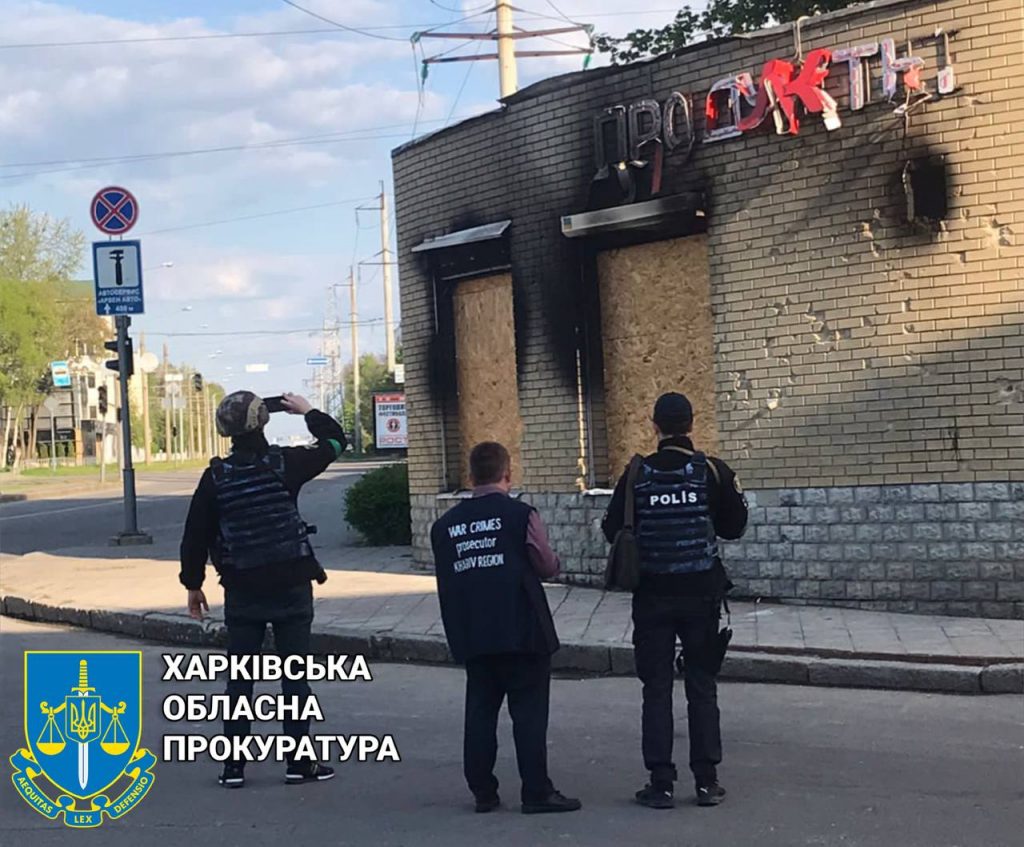 В прокуратуре сообщили о двух раненых вследствие обстрела центра Харькова (фото)
