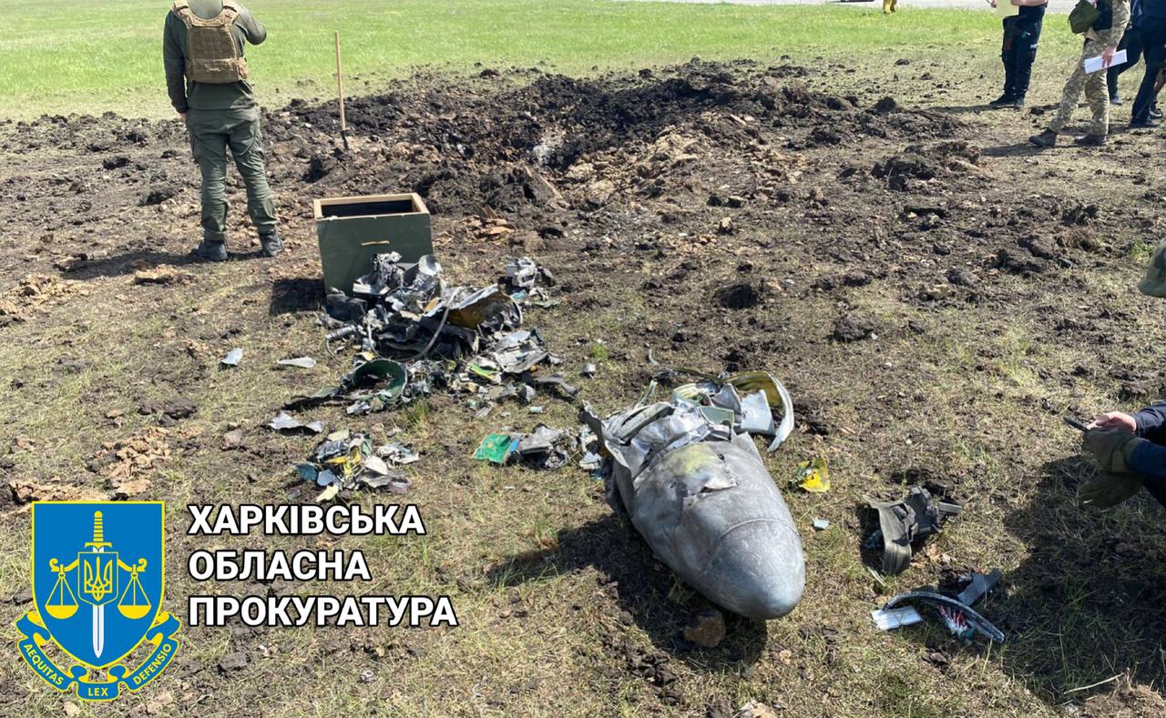 Российские оккупанты обстреляли Харьковский аэропорт (фото)