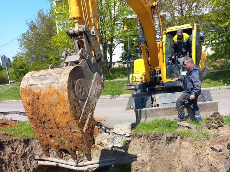 На Салтовке начали восстанавливать поврежденные трубопроводы