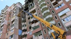 В Харькове разбирают руины 12-этажки на Жуках (фото, видео)