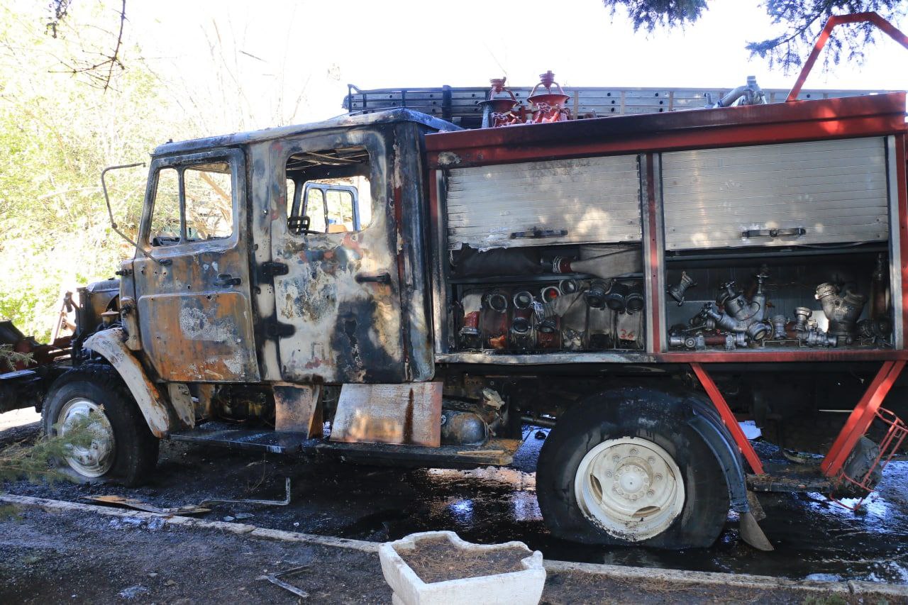 Обстрелом уничтожена пожарная машина