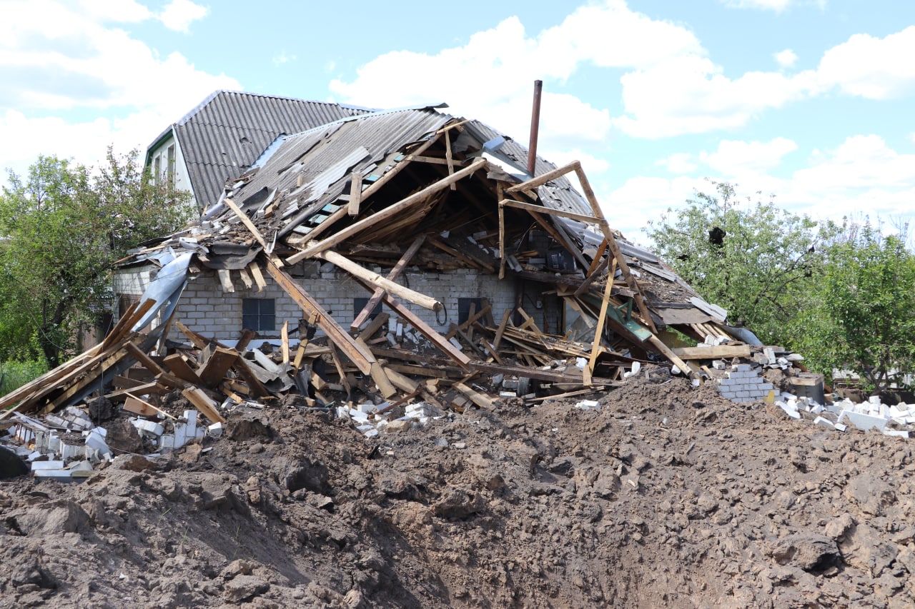 Разрушения после обстрелов в Русской Лозовой Харьковской области 4