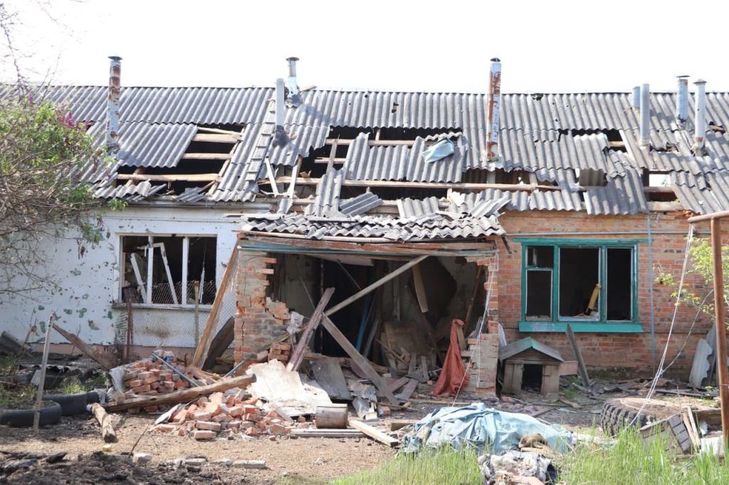 В поселке Питомник, который находится на линии фронта, не осталось ни одного уцелевшего дома (фото)