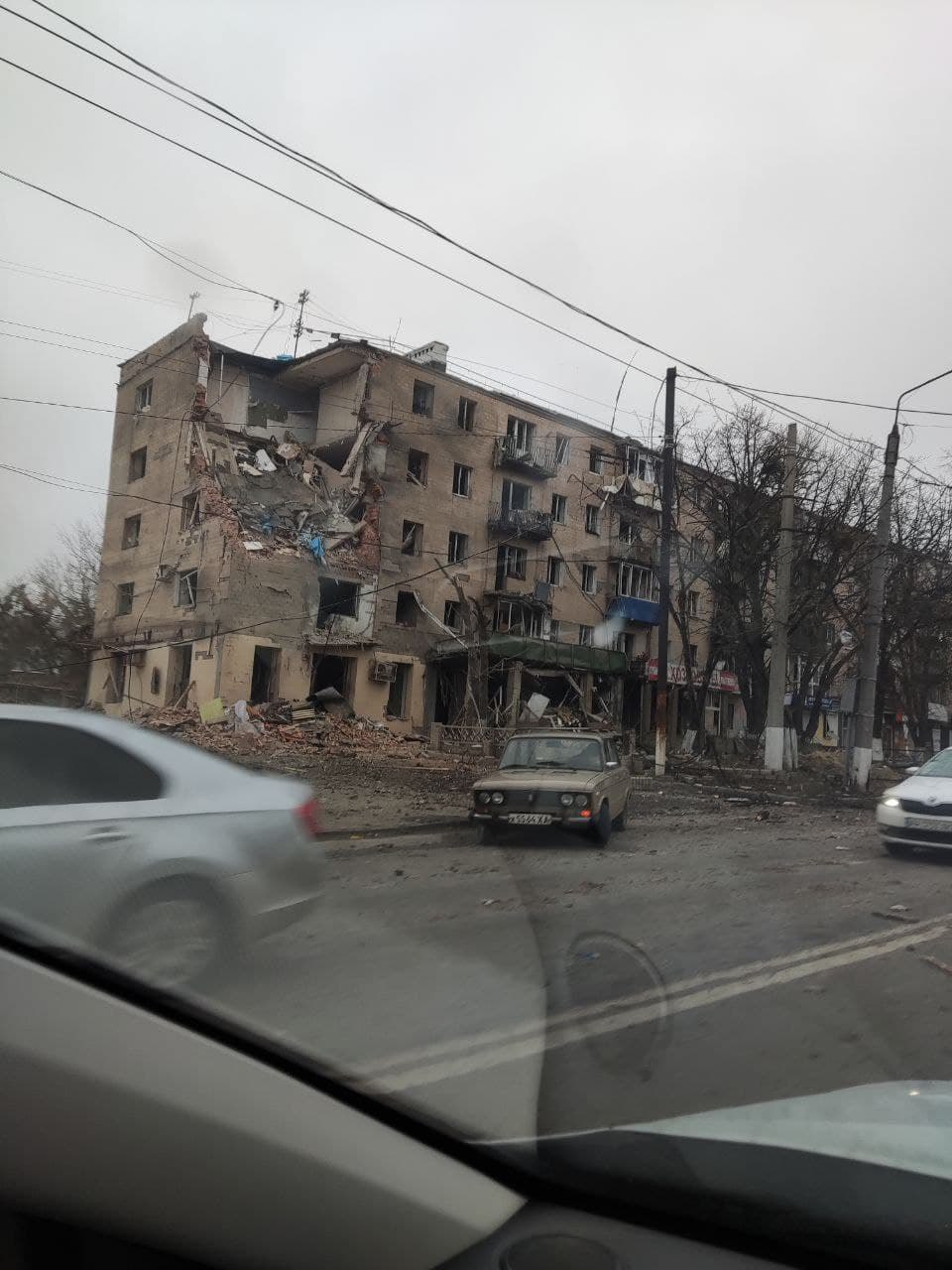 В разрушенном доме в Харькове смогут восстановить теплоснабжение — мэрия (фото)
