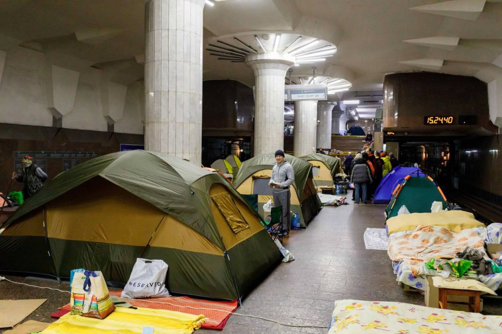 Из метро в Харькове за 3 дня расселили 177 жителей громад Харьковской области