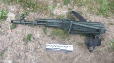 Полицейские обнаружили дома у жителя Чугуева автомат, патроны, магазины и гранату (фото)