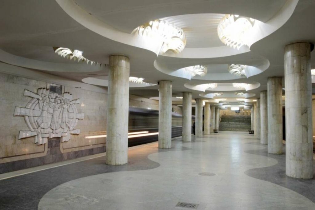 В Харькове восстановили движение поездов на трех станциях Салтовской линии метро