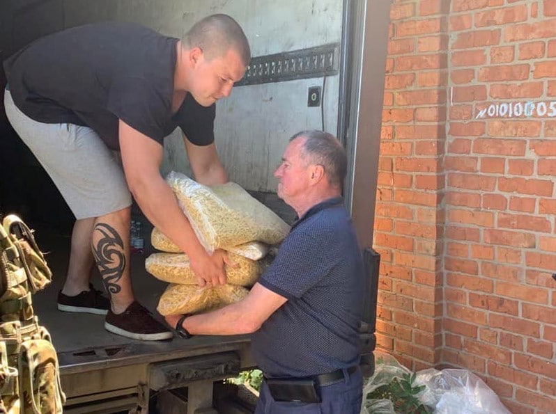 Новую партию «гуманитарки» получили харьковские больницы и жители громад области