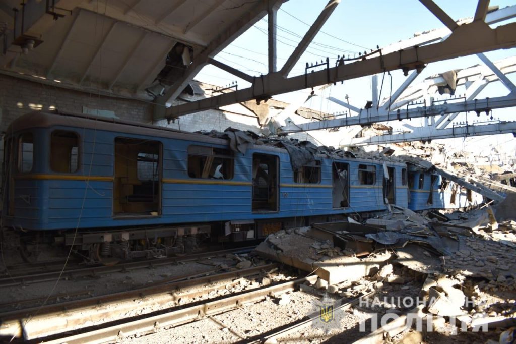 Последствия ракетного удара по харьковскому метро: подробности от полиции (фото)