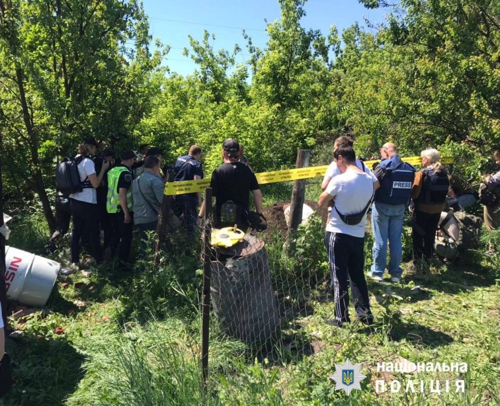 В освобожденных селах Харьковщины продолжают находить тела мирных жителей (фото)
