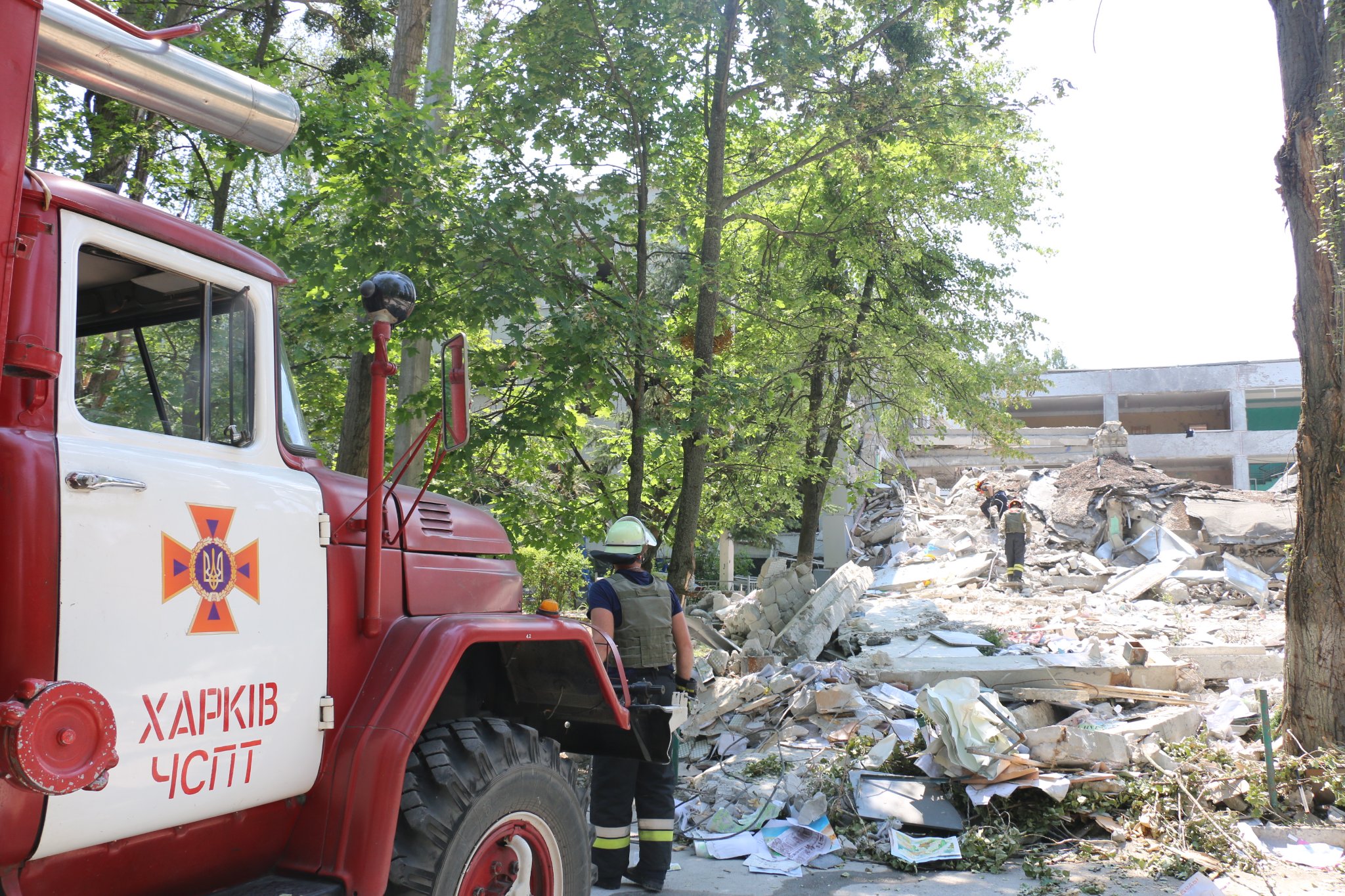 Разрушенная обстрелом школа в Харькове