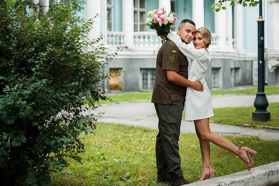 Свадьба нацгвардейца в Харькове: пара подала заявление в ЗАГС за день до войны