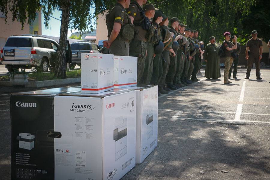 Нацгвардейцы доставили в Харьков гуманитарную помощь из Латвии
