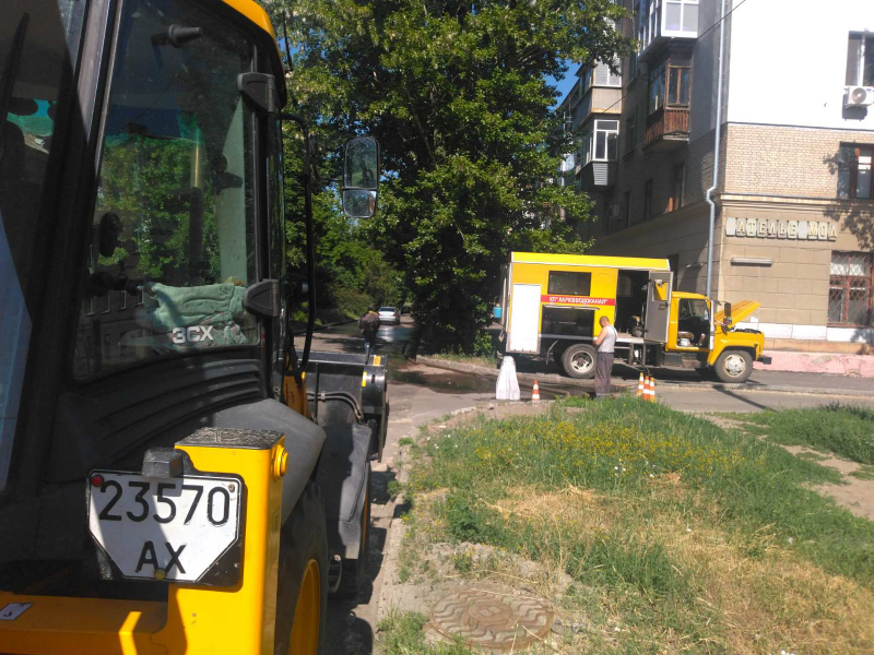 Харьковские коммунальщики за сутки устранили шесть повреждений на водоводах