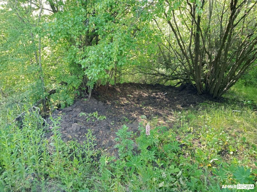 В поселке под Харьковом обнаружили очередную безымянную могилу оккупантов
